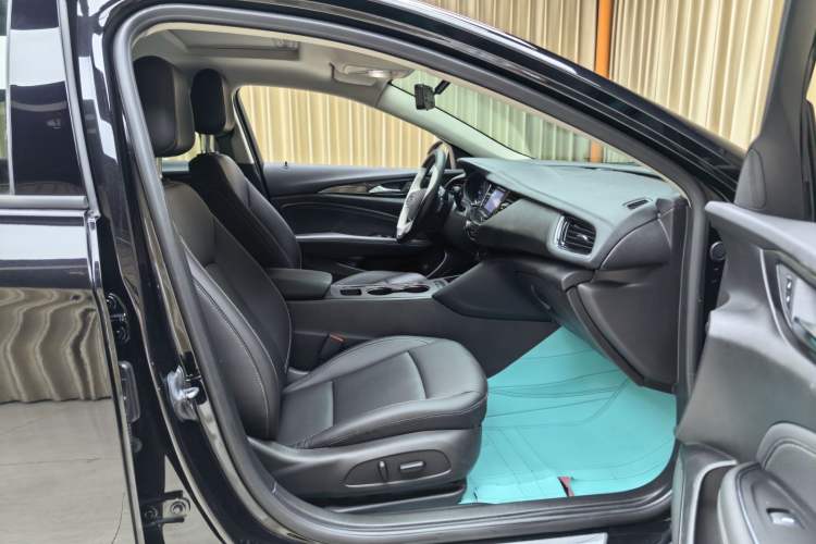 Used Buick Regal 2024 25T Deluxe Edition Interior 3