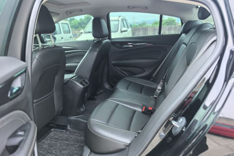Used Buick Regal 2024 25T Deluxe Edition Interior 3