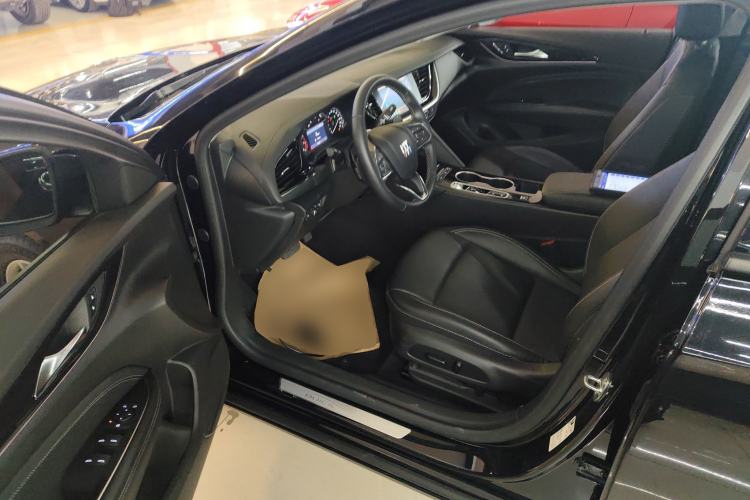 Used Buick Regal 2024 25T Deluxe Edition Interior 3
