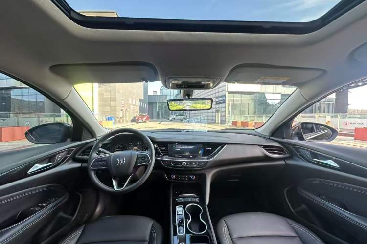 Used Buick Regal 2024 25T Deluxe Edition Interior 3