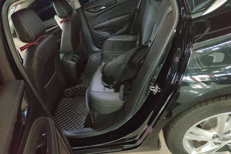 Used Buick Regal 2024 25T Deluxe Edition Interior 4