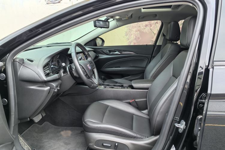 Used Buick Regal 2024 25T Deluxe Edition Interior 4