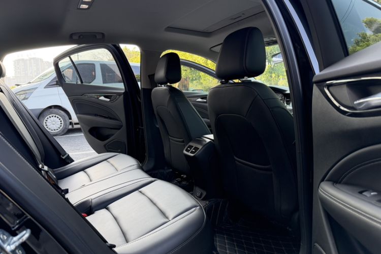 Used Buick Regal 2024 25T Deluxe Edition Interior 4