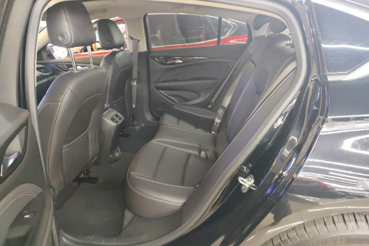 Used Buick Regal 2024 25T Deluxe Edition Interior 4