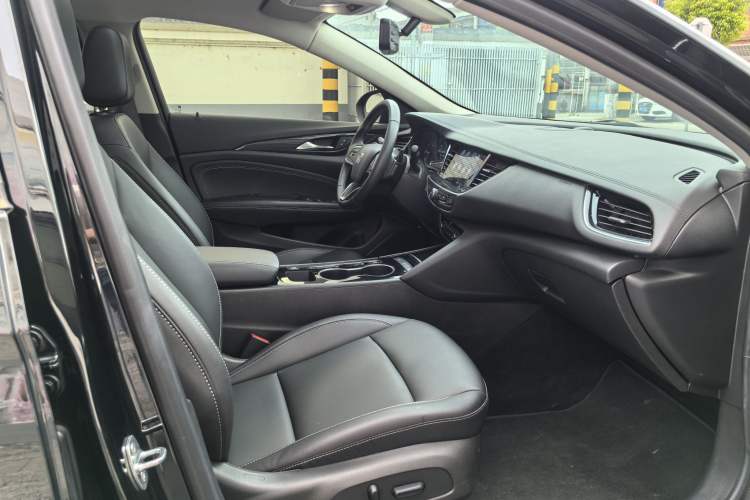 Used Buick Regal 2024 25T Deluxe Edition Interior 5