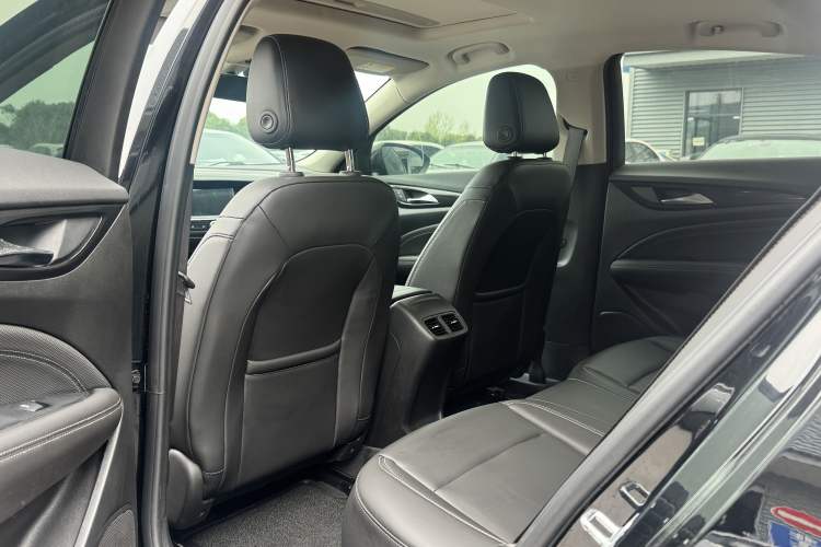 Used Buick Regal 2024 25T Deluxe Edition Interior 5