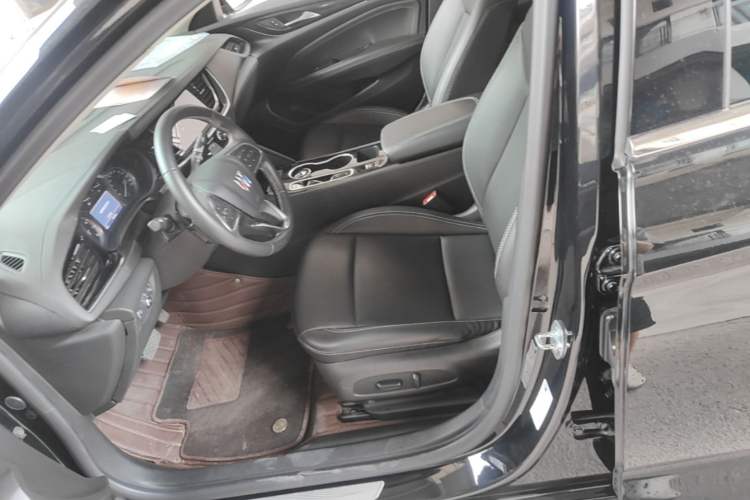 Used Buick Regal 2024 25T Deluxe Edition Left Front Seat