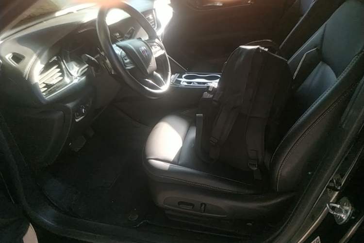 Used Buick Regal 2024 25T Deluxe Edition Left Front Seat