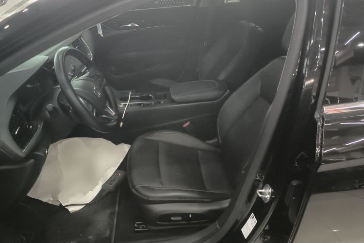 Used Buick Regal 2024 25T Deluxe Edition Left Front Seat