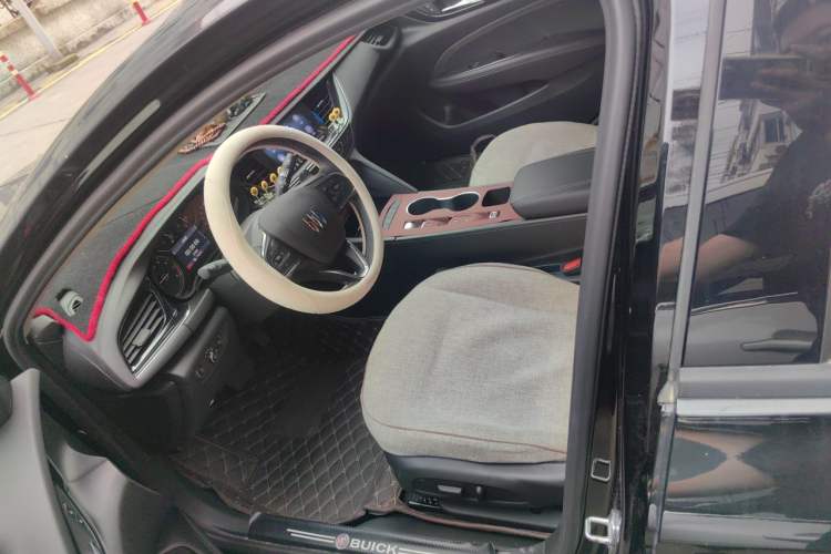 Used Buick Regal 2024 25T Deluxe Edition Left Front Seat