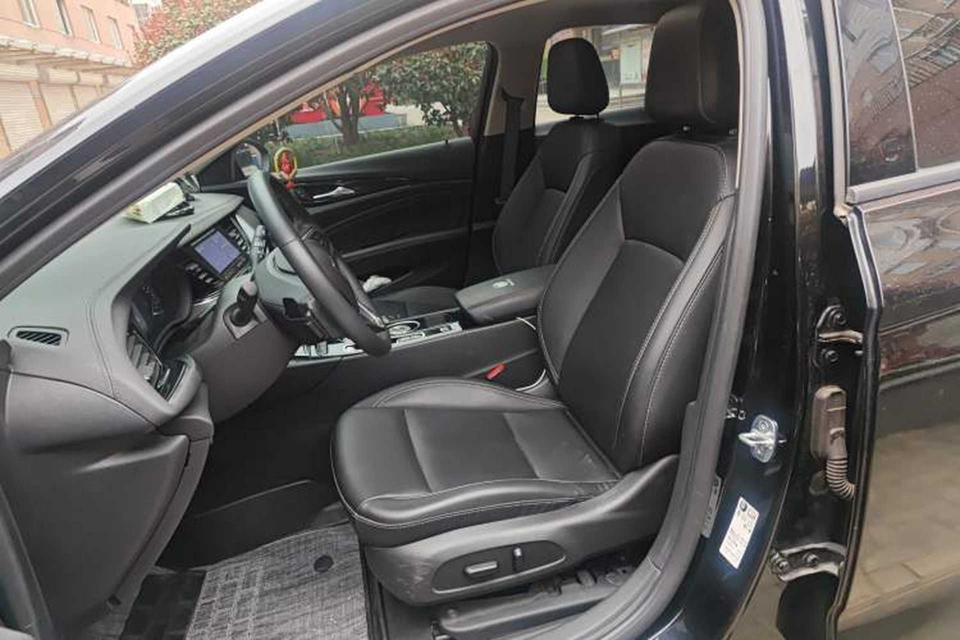 Used Buick Regal 2024 25T Deluxe Edition Left Front Seat