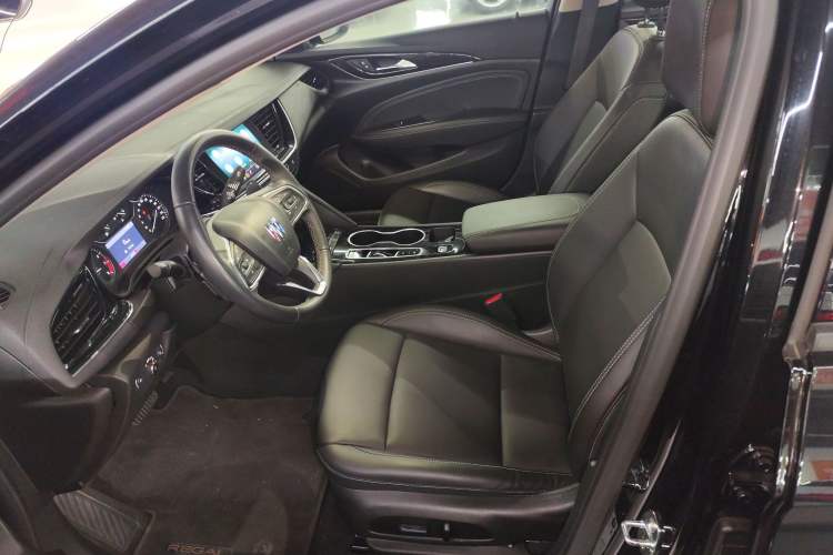 Used Buick Regal 2024 25T Deluxe Edition Left Front Seat