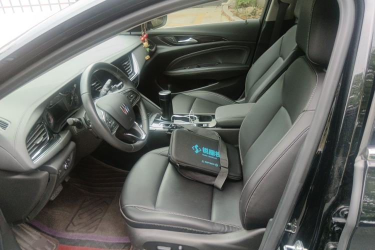 Used Buick Regal 2024 25T Deluxe Edition Left Front Seat
