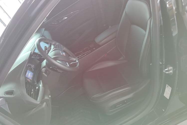 Used Buick Regal 2024 25T Deluxe Edition Left Front Seat