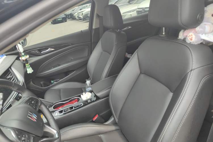 Used Buick Regal 2024 25T Deluxe Edition Left Front Seat