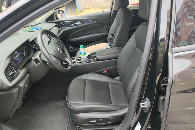 Used Buick Regal 2024 25T Deluxe Edition Left Front Seat