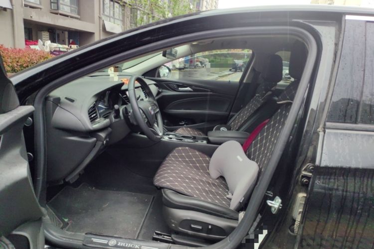 Used Buick Regal 2024 25T Deluxe Edition Left Front Seat