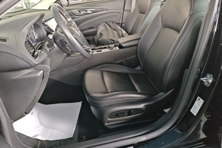 Used Buick Regal 2024 25T Deluxe Edition Left Front Seat