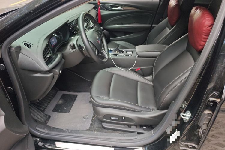 Used Buick Regal 2024 25T Deluxe Edition Left Front Seat
