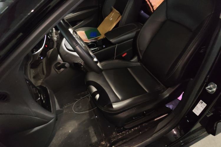 Used Buick Regal 2024 25T Deluxe Edition Left Front Seat
