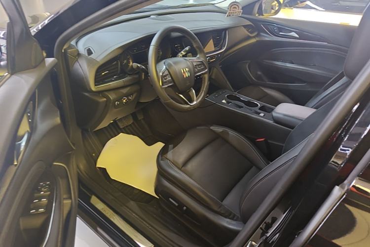 Used Buick Regal 2024 25T Deluxe Edition Left Front Seat