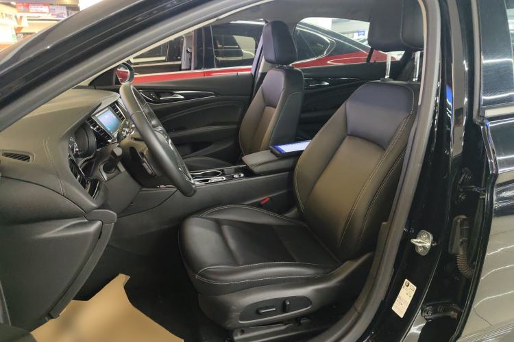 Used Buick Regal 2024 25T Deluxe Edition Left Front Seat