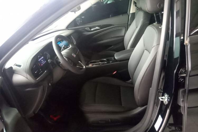 Used Buick Regal 2024 Revised 25T Ultra-Comfort Edition Left Front Seat