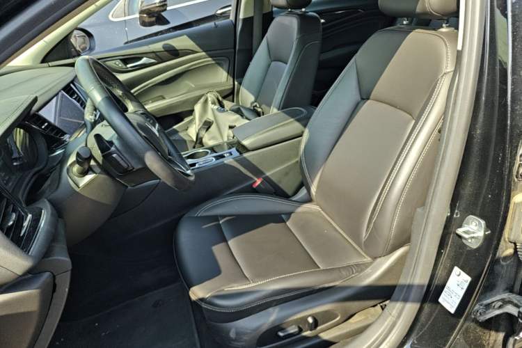 Used Buick Regal 2024 25T Deluxe Edition Left Front Seat