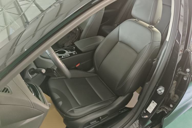 Used Buick Regal 2024 25T Deluxe Edition Left Front Seat