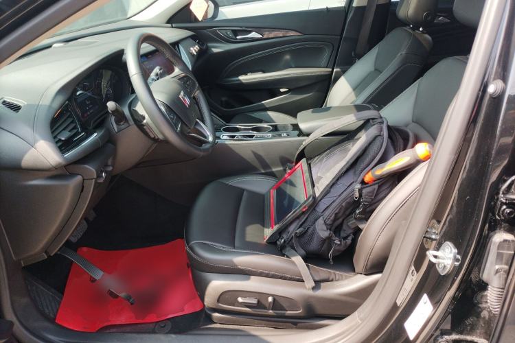 Used Buick Regal 2024 25T Deluxe Edition Left Front Seat