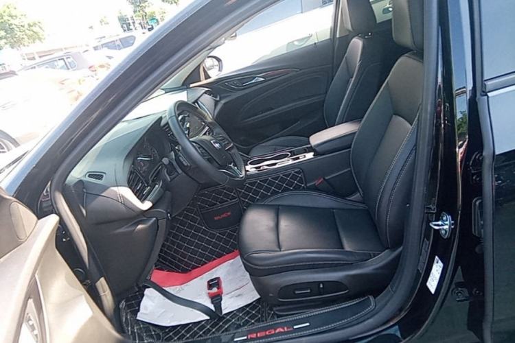 Used Buick Regal 2024 25T Deluxe Edition Left Front Seat