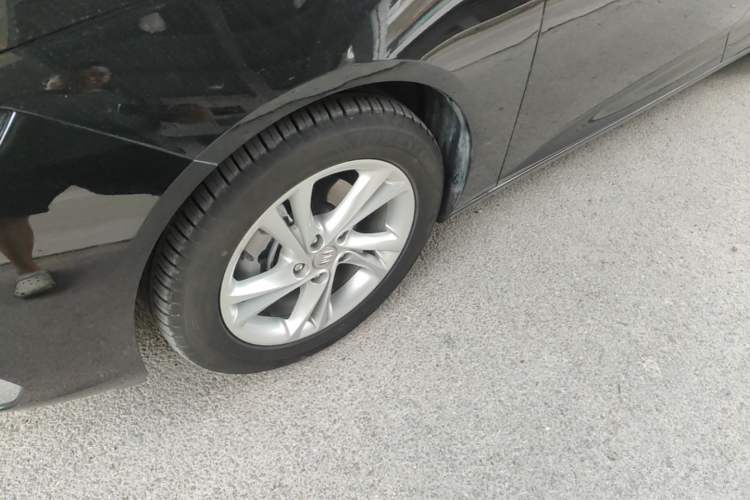 Used Buick Regal 2024 25T Deluxe Edition Left Front Wheel Hub