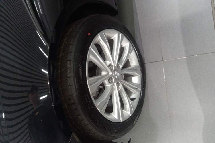 Used Buick Regal 2024 28T Luxury Edition Left Front Wheel Hub