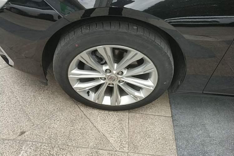 Used Buick Regal 2024 28T Luxury Edition Left Front Wheel Hub
