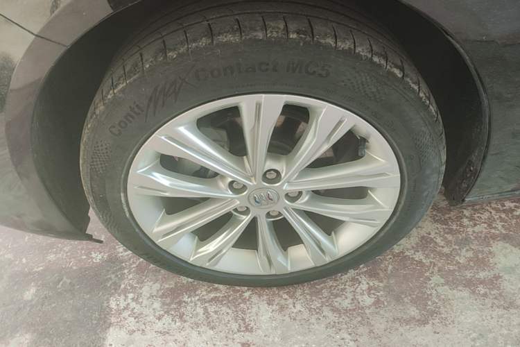 Used Buick Regal 2024 28T Luxury Edition Left Front Wheel Hub