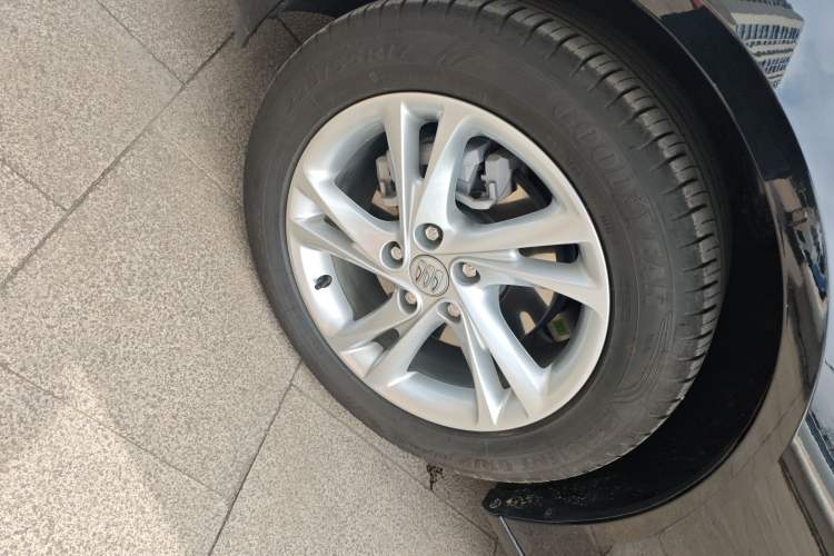 Used Buick Regal 2024 25T Deluxe Edition Left Front Wheel Hub