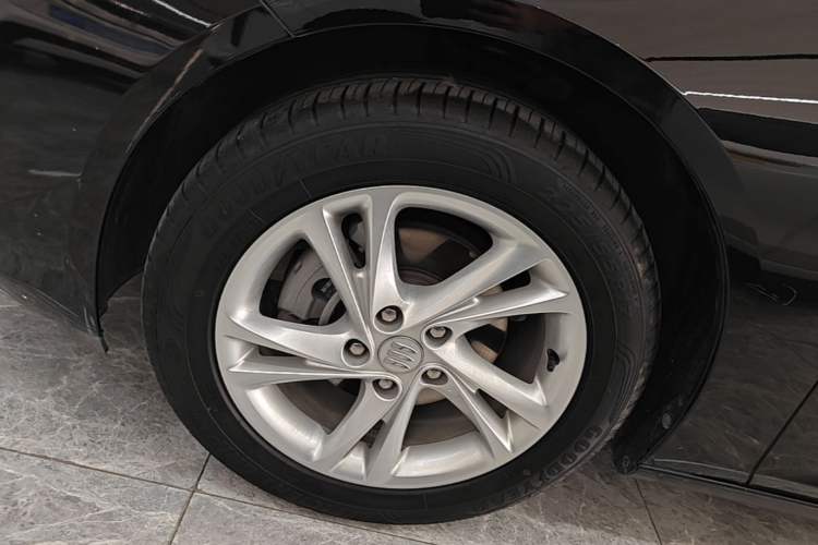 Used Buick Regal 2024 25T Deluxe Edition Left Front Wheel Hub