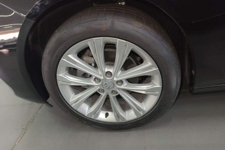 Used Buick Regal 2024 28T Luxury Edition Left Front Wheel Hub