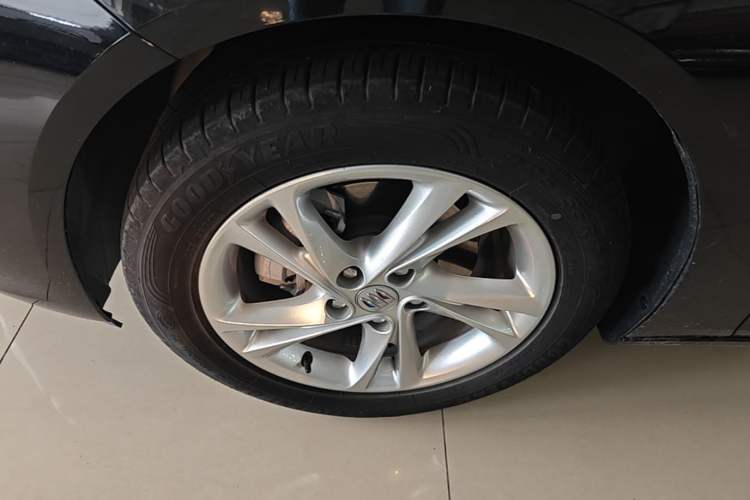 Used Buick Regal 2024 25T Deluxe Edition Left Front Wheel Hub