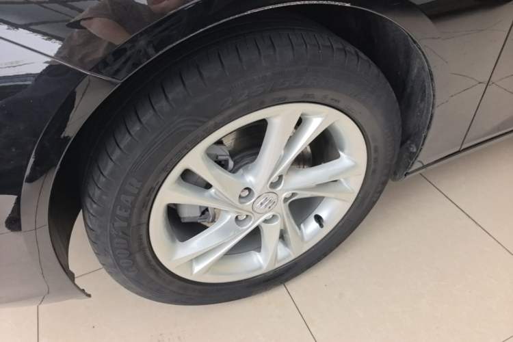 Used Buick Regal 2024 25T Deluxe Edition Left Front Wheel Hub