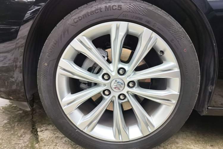 Used Buick Regal 2024 28T Luxury Edition Left Front Wheel Hub