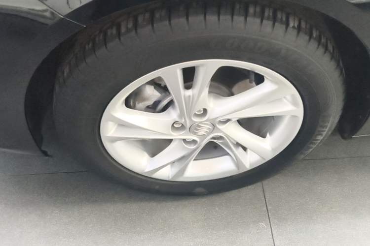 Used Buick Regal 2024 25T Deluxe Edition Left Front Wheel Hub