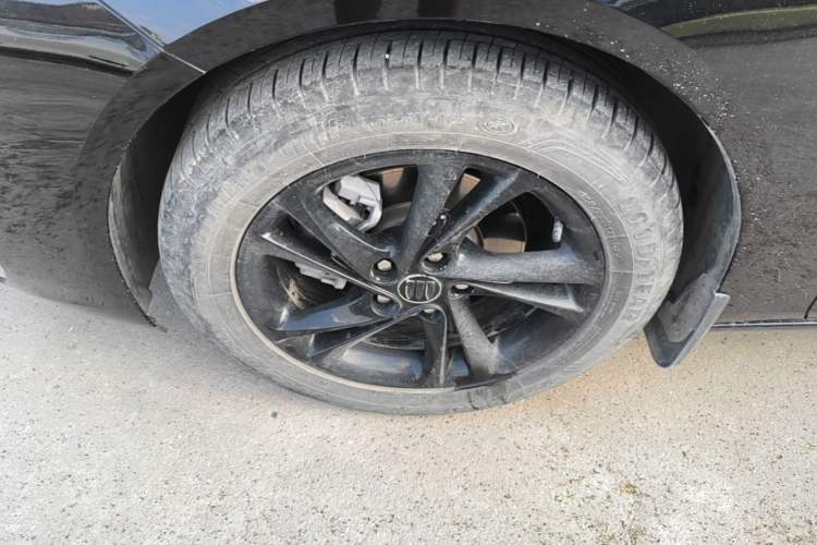 Used Buick Regal 2024 25T Deluxe Edition Left Front Wheel Hub