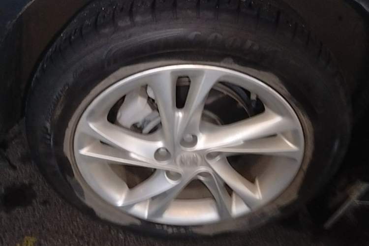 Used Buick Regal 2024 25T Deluxe Edition Left Front Wheel Hub