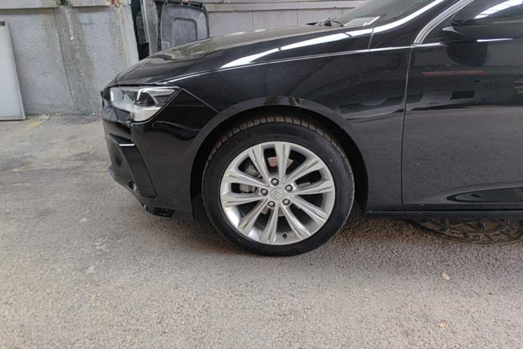 Used Buick Regal 2024 28T Luxury Edition Left Front Wheel Hub