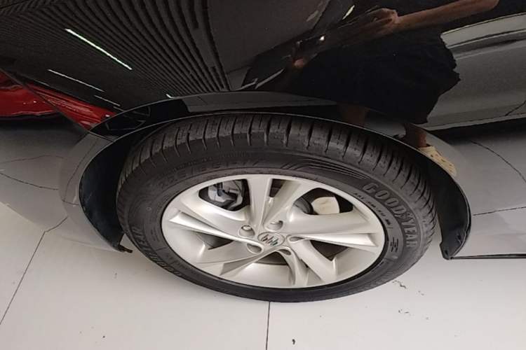 Used Buick Regal 2024 25T Deluxe Edition Left Front Wheel Hub