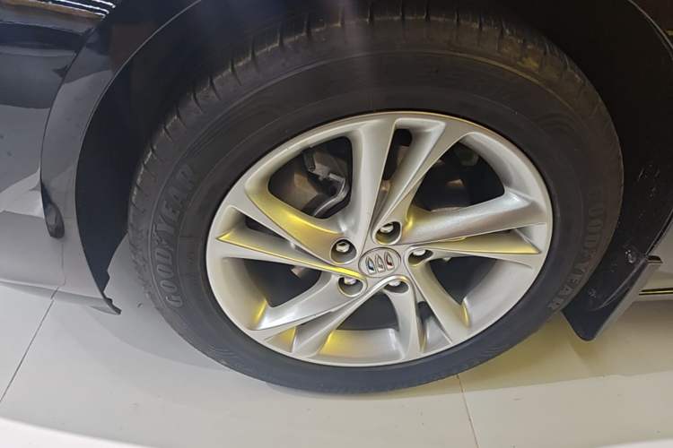 Used Buick Regal 2024 25T Deluxe Edition Left Front Wheel Hub
