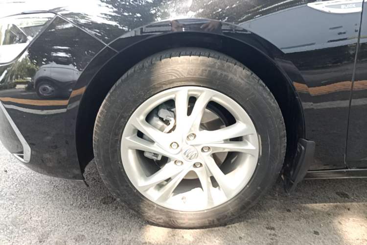 Used Buick Regal 2024 25T Deluxe Edition Left Front Wheel Hub