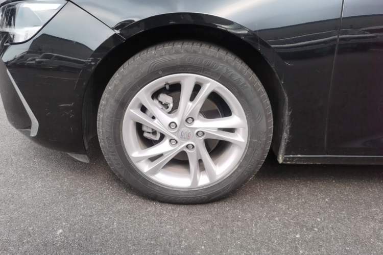 Used Buick Regal 2024 25T Deluxe Edition Left Front Wheel Hub