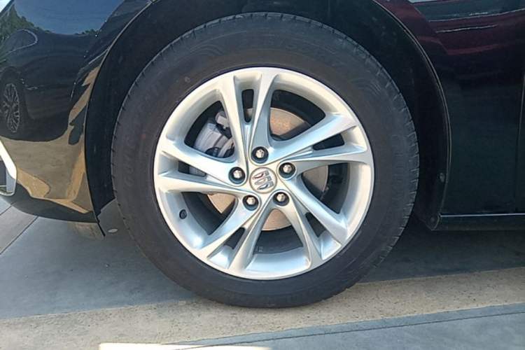 Used Buick Regal 2024 25T Deluxe Edition Left Front Wheel Hub